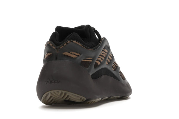 Adidas Yeezy 700 V3 Sneaker Style GY0189 Clay Brown